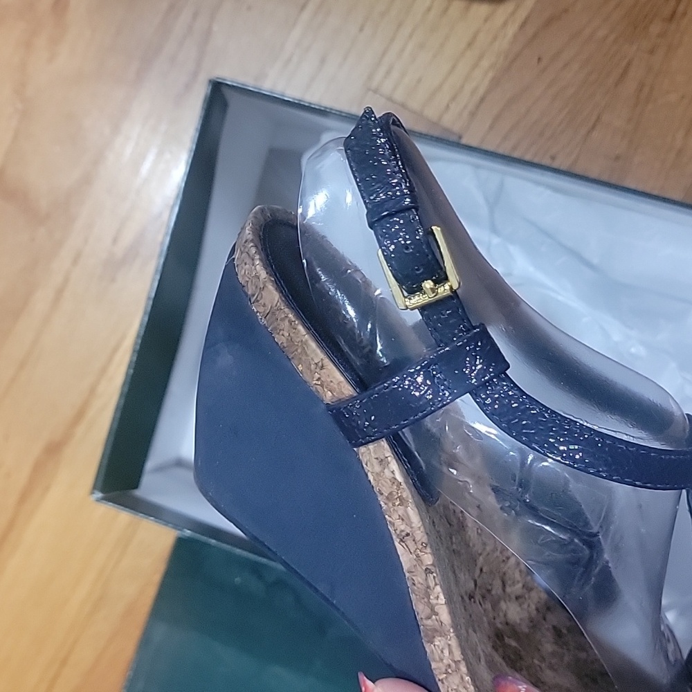 Sandals - Picture 5 of 6